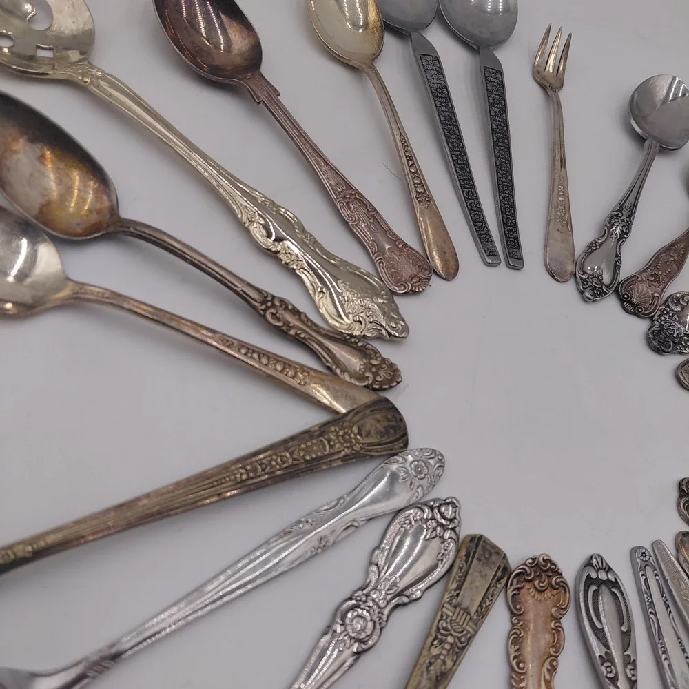 Vtg Flatware Mixed Lot 25 Ornate Fancy Patterns Silverware Jewelry Art Geometric